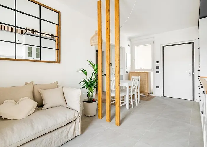 Design Smart - Terrace & Private Box Apartment