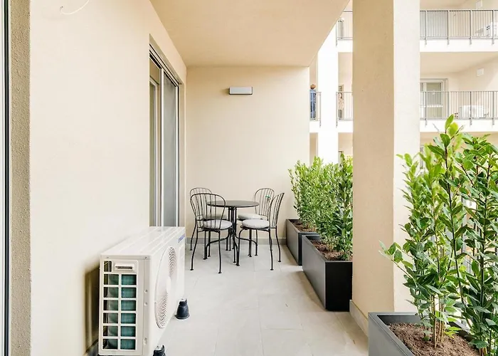 Design Smart - Terrace & Private Box Apartment *